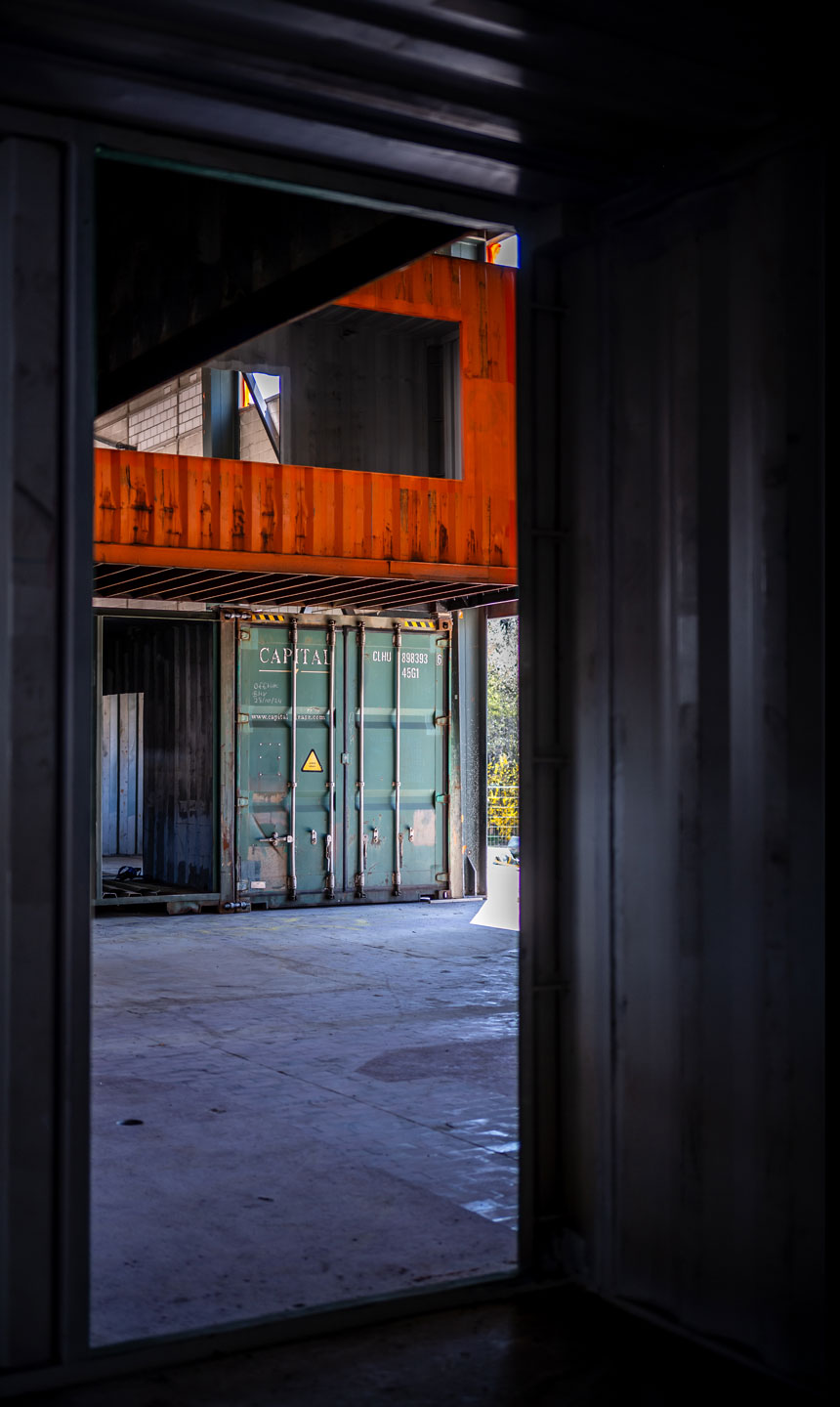 Blick durch einen Container ins KARGO.